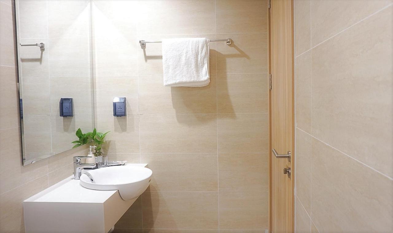 Ecobay Halong -Mountain View And Near Marina Beach 하롱 외부 사진